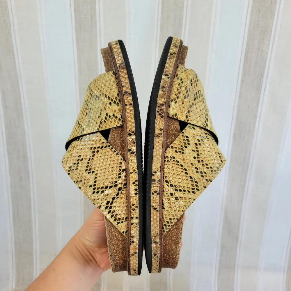 Free People Sidelines Footbed Sandals Snakeskin Size 7.5/8‎